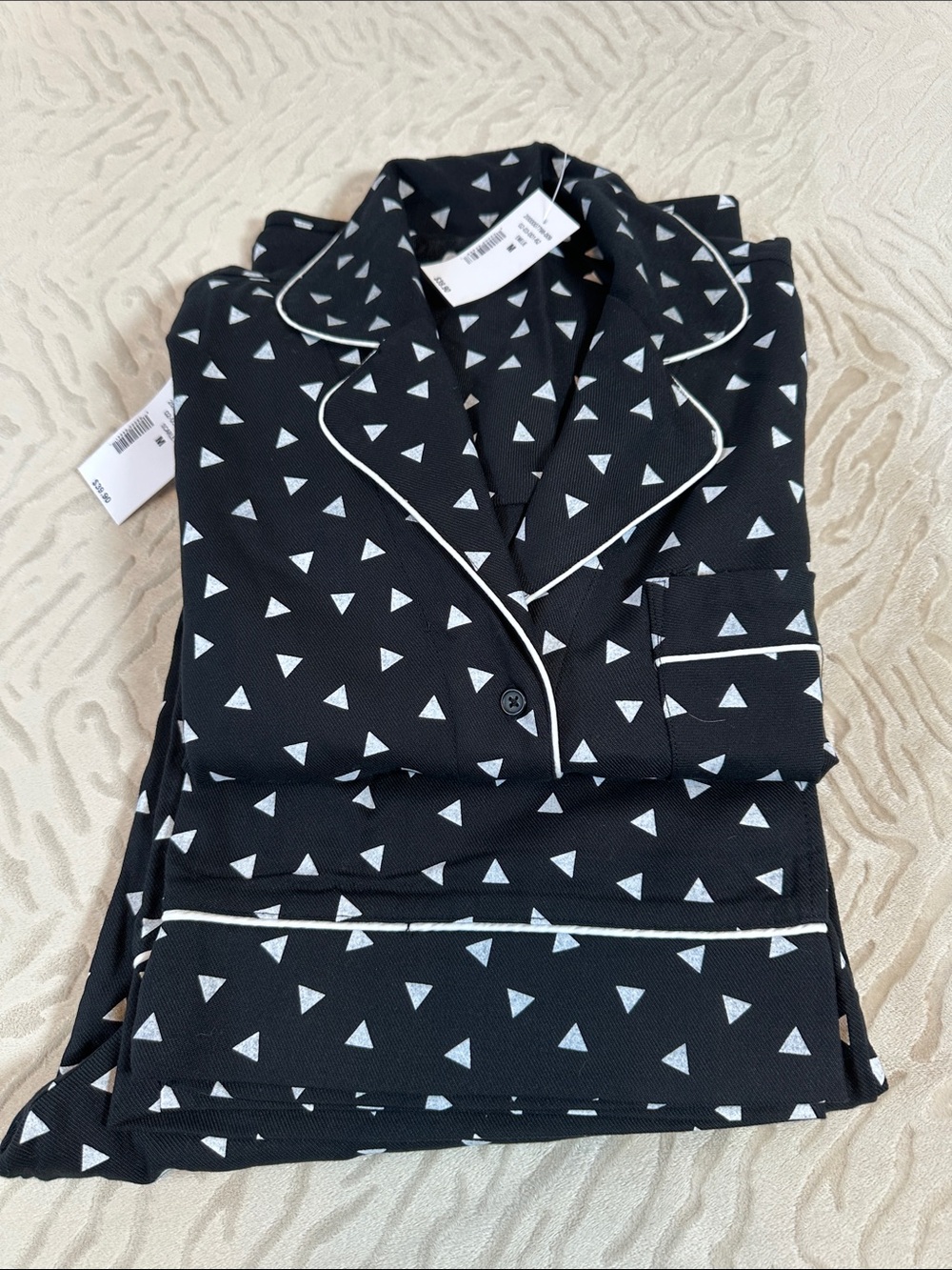 NWT! Bootlegger Black Triangle Print Pajama Set with White Piping Size M